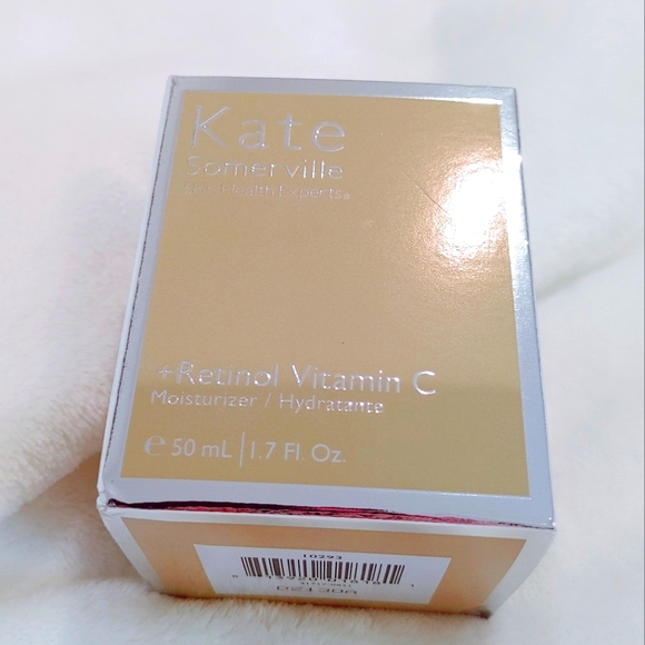 Kate Sommerville +Retinol Vitamin C Moisturizer 50 ml Full size - Picture 2 of 6